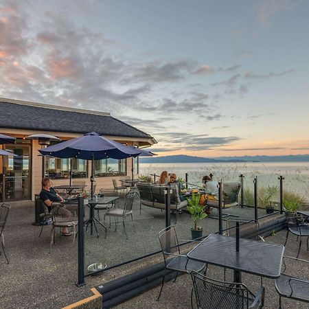Bayside Oceanfront Resort Parksville Dış mekan fotoğraf