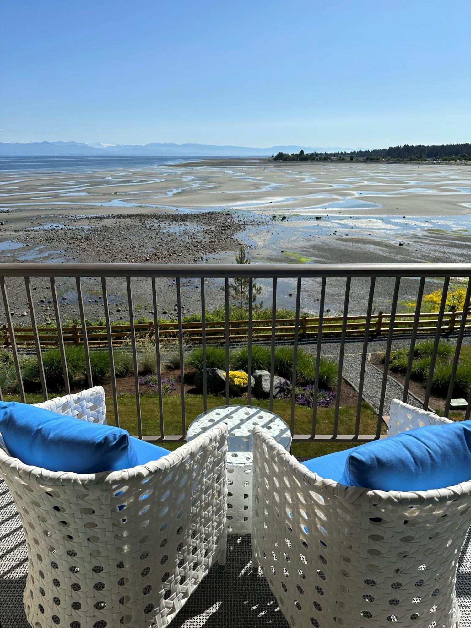 Bayside Oceanfront Resort Parksville Dış mekan fotoğraf
