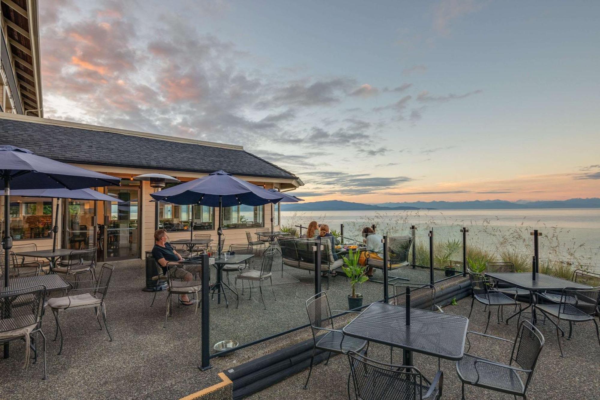 Bayside Oceanfront Resort Parksville Dış mekan fotoğraf