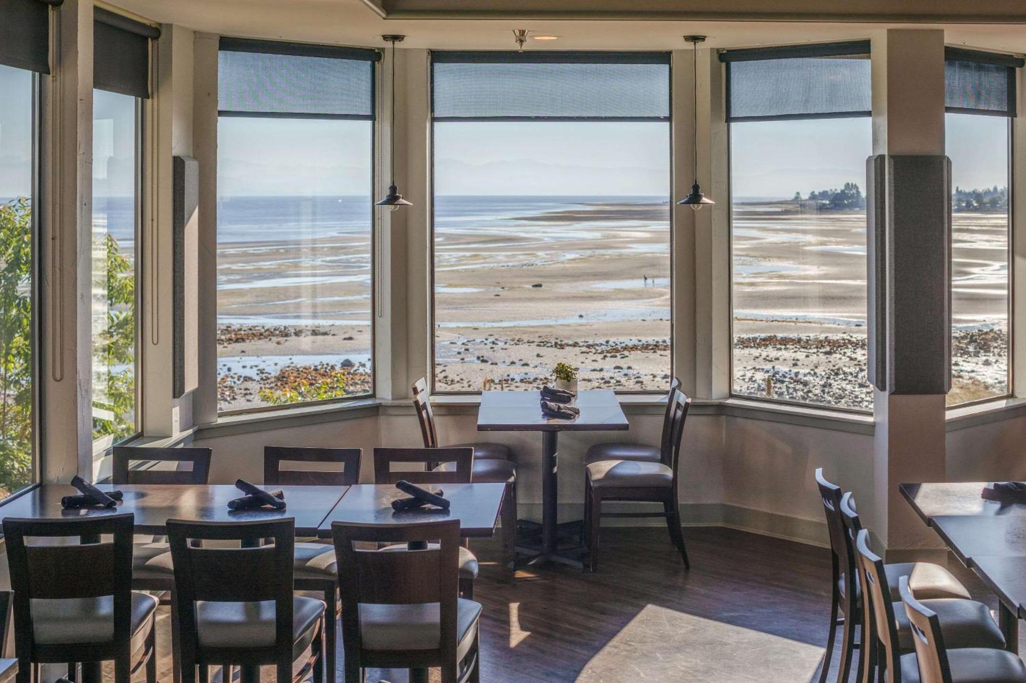 Bayside Oceanfront Resort Parksville Dış mekan fotoğraf