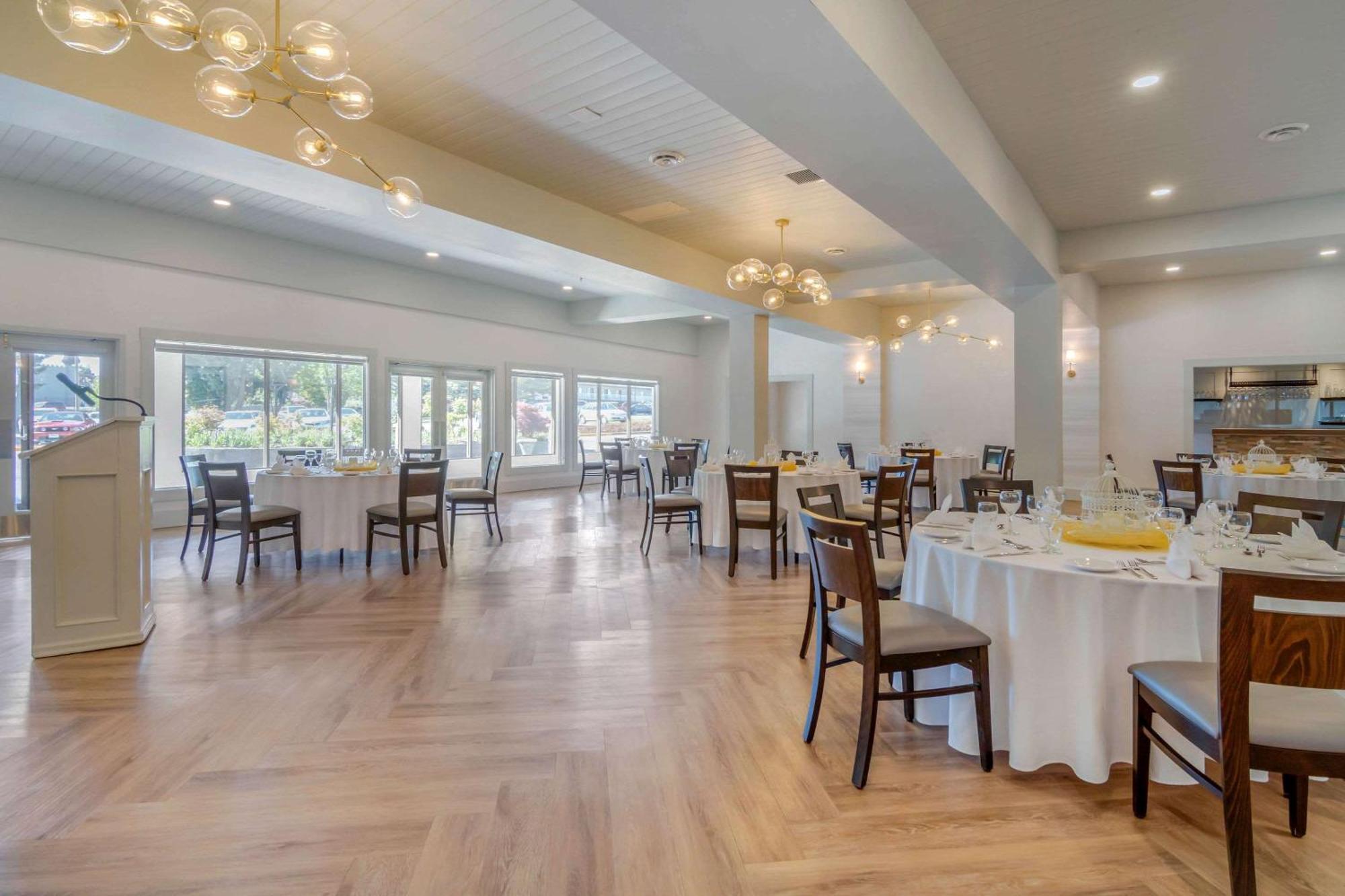 Bayside Oceanfront Resort Parksville Dış mekan fotoğraf
