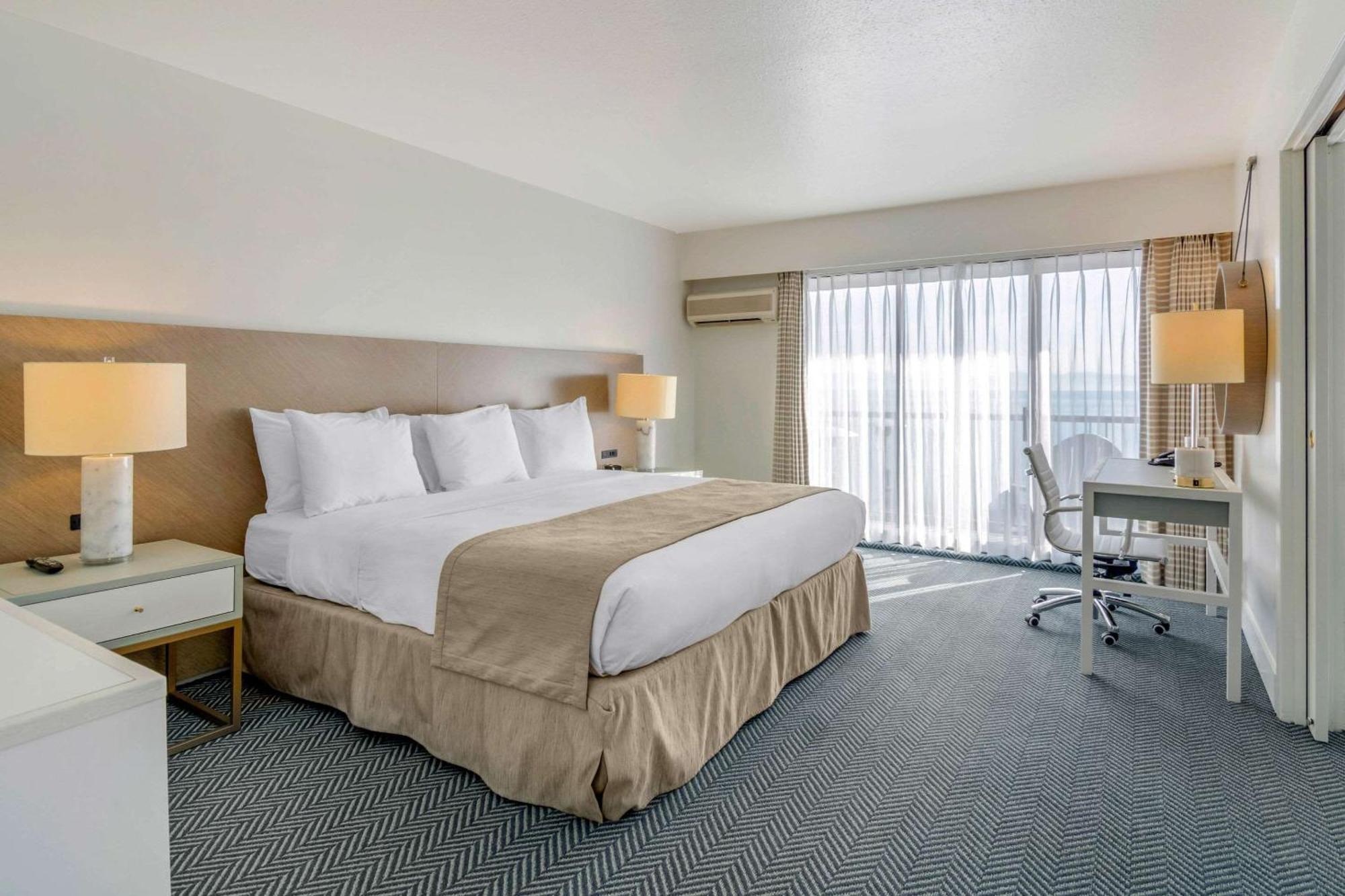 Bayside Oceanfront Resort Parksville Dış mekan fotoğraf