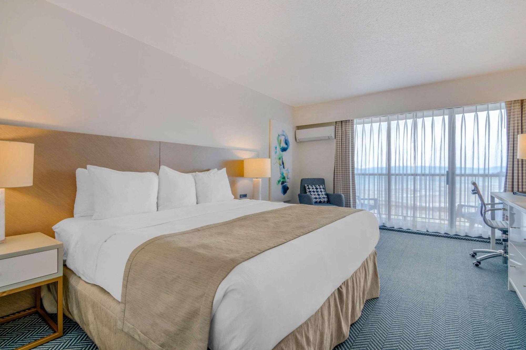 Bayside Oceanfront Resort Parksville Dış mekan fotoğraf